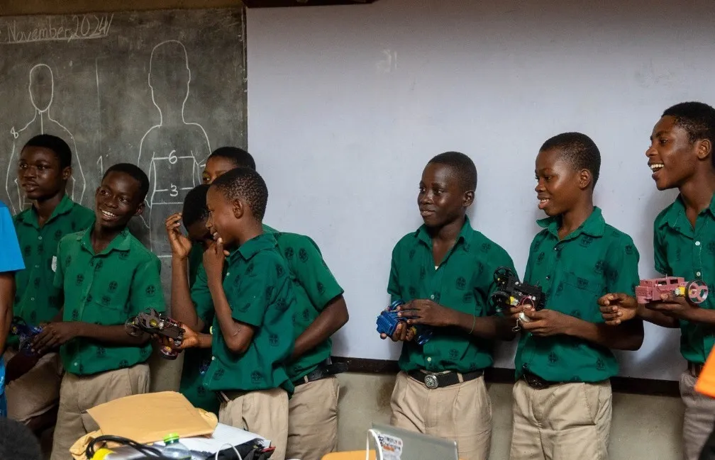 Students struggling with outdated technology